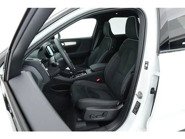 Volvo XC40 2.0 B3 Ultra Black Edition | Pano | Harman Kardon | 360cam | Memory | Stoel-Stuurverw. |...