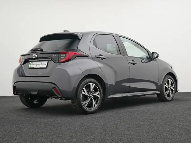 Toyota Yaris 1.5 Hybrid 115 Dynamic | LED | Camera | Private lease 459 pm