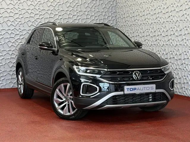 Volkswagen T-Roc 1.5 TSI 150PK EVO ADAP.CRUISE LED VIR.COCKPIT 18''LMV  STOEL/.VERW. CAMERA  TREKHAA...