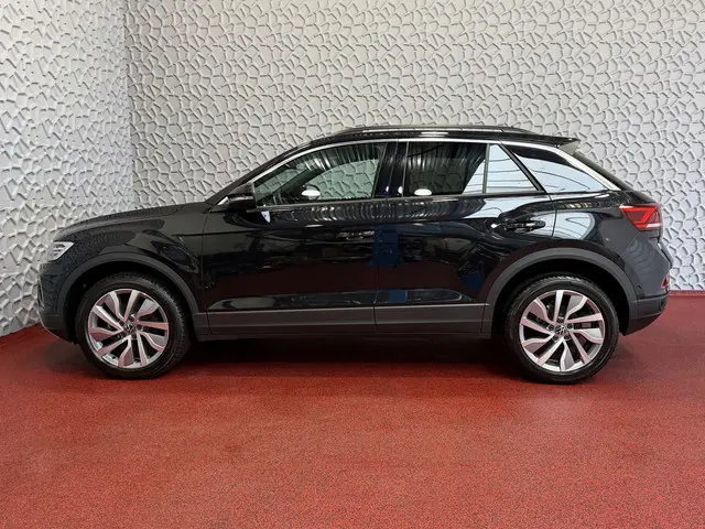 Volkswagen T-Roc 1.5 TSI 150PK EVO ADAP.CRUISE LED VIR.COCKPIT 18''LMV  STOEL/.VERW. CAMERA  TREKHAA...