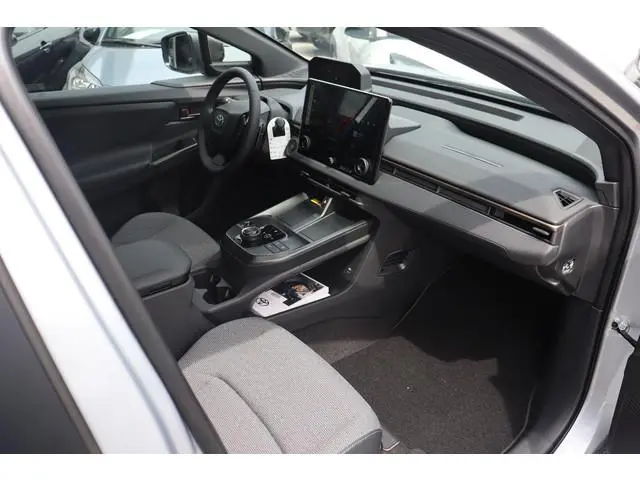 Toyota bZ4X Touring Dynamic 75 kWh €3.000 Inruil Voordeel ! Synthetisch Leer, Stoel en stuurverwarmi...