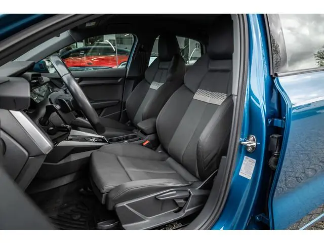 Audi A3 Limousine 30 TFSI Advanced edition Sportstoelen | Camera | Adapt. Cruise
