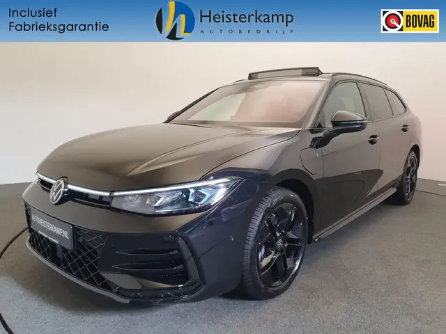 Volkswagen Passat Variant 1.5 eHybrid 272pk DSG/AUT R-Line Wegklapbare trekhaak, Panoramadak, 360 ca...