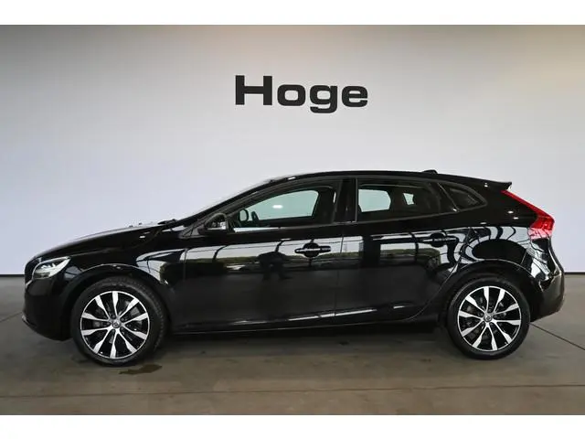 Volvo V40 1.5 T3 Momentum Automaat Clima Cruise control Navigatie LED koplampen PDC Trekhaak 100% On...