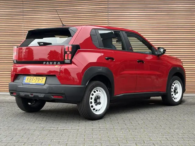 Fiat Grande Panda RED 11kW 44 kWh Lage km stand / Dab / SOH 100%