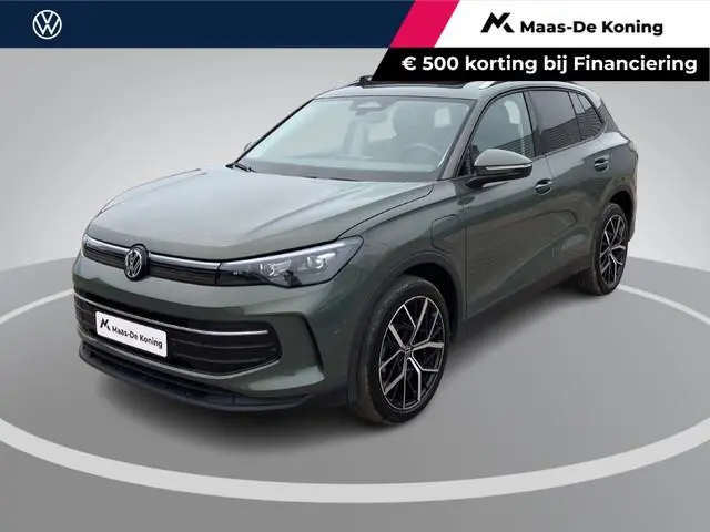 Volkswagen Tiguan 1.5 eHybrid 204pk DSG Life Panoramadak · Trekhaak · Camera + Parkeersensoren · 20"...