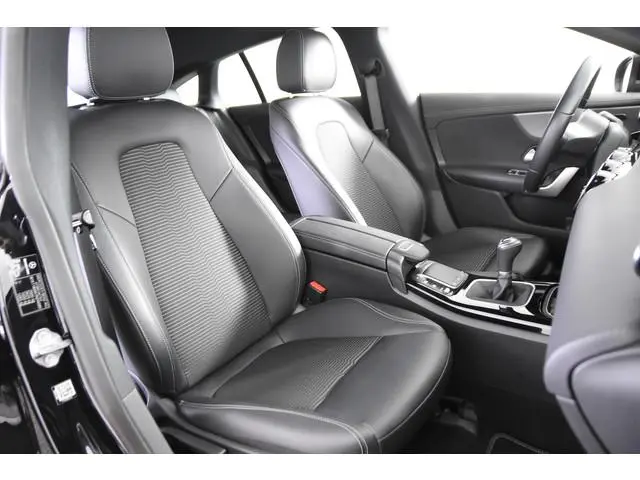 Mercedes-Benz CLA-klasse Shooting Brake *1ste Eigenaar*Leer*Navigatie*Camera*Stoelverwarming* 180
