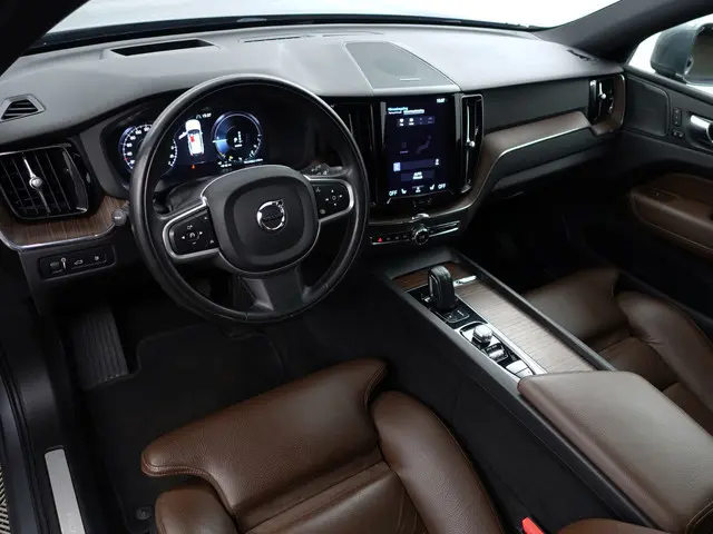 Volvo XC60 2.0 Recharge T6 AWD Inscription- Harman Kardon, Panoramadak, 360 Camera, Head Up, Elek Tr...
