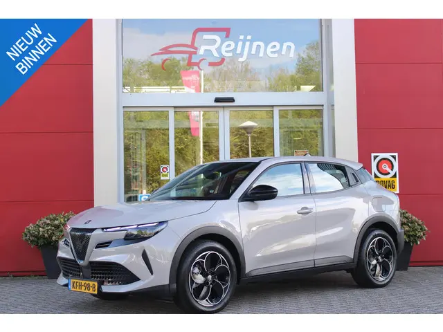 Alfa Romeo Junior 156PK Elettrica 54 kWh | DRAADLOZE APPLE CARPLAY/ANDROID AUTO | PARKEERSENSOREN AC...