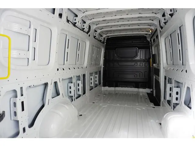 Volkswagen Crafter 35 177pk L4H3/L3H2 LED Apple Carplay Parkeersensoren Camera 3-Zits Multifunctione...