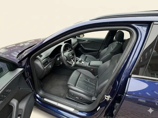 Audi A4 Avant 40 TFSI S edition Competition 204pk | Panoramadak | Adaptieve cruise controle | Parkee...
