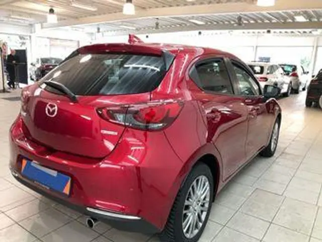 Mazda 2 1.5 90pk Automaat Signature 360º Adapt-cruise Keyless Leer/Alcantara