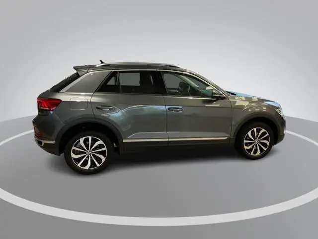 Volkswagen T-Roc 1.5TSI/150PK DSG Style · Camera  · Trekhaak · Apple/Android Car Play · Navigatie ·