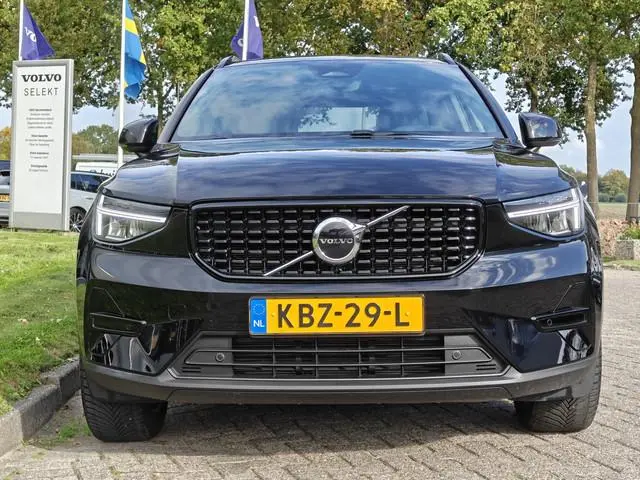 Volvo XC40 B4 211PK Plus Dark | Stoel/Stuur Verwarming | Trekhaak |  ACC | H&K | BLIS | Keyless |
