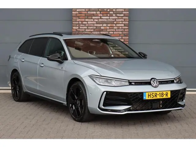 Volkswagen Passat Variant 1.5 eHybrid R-Line Edition | ACC | Panoramadak | Harman&Kardon | Massage |...