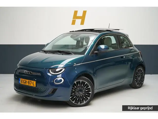 Fiat 500 La Prima 42 kWh | Schuif/kanteldak | Carplay | Adaptive cruise | Parkeersensoren | Pack win...