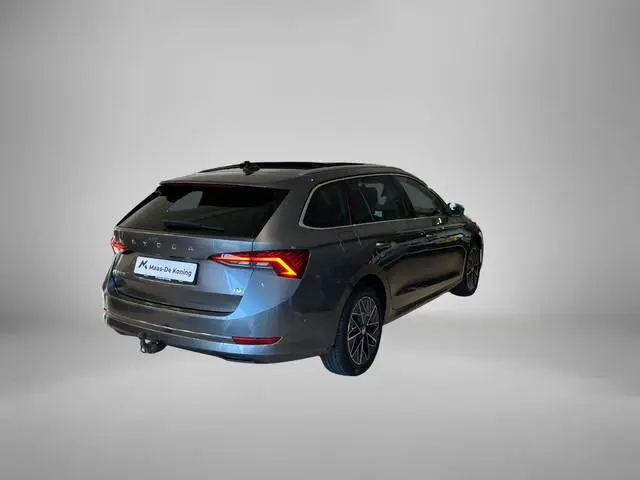 Skoda Octavia Combi 1.4TSI iV 150kW/204PK PHEV Business Edition Plus · Panoramadak · Trekhaak · Navi...