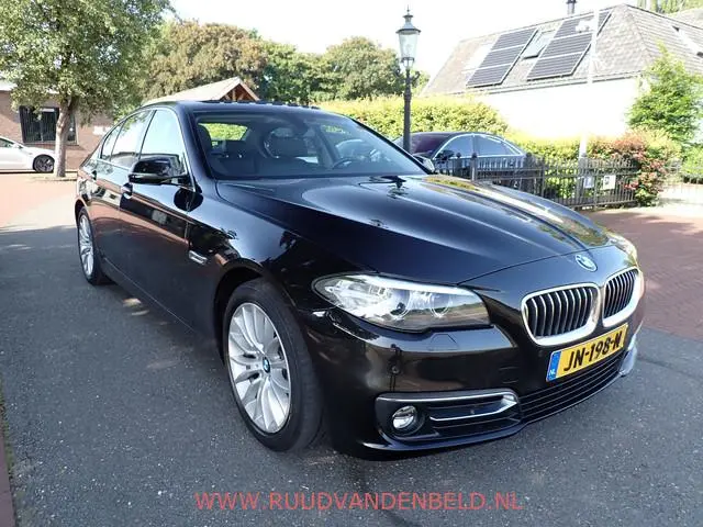 BMW 5-serie 520i Luxury Edition !! UNIEKE KM-STAND !! 1e EIGENAAR !! CAMERA / SCHUIF-KANTEL DAK / ME...