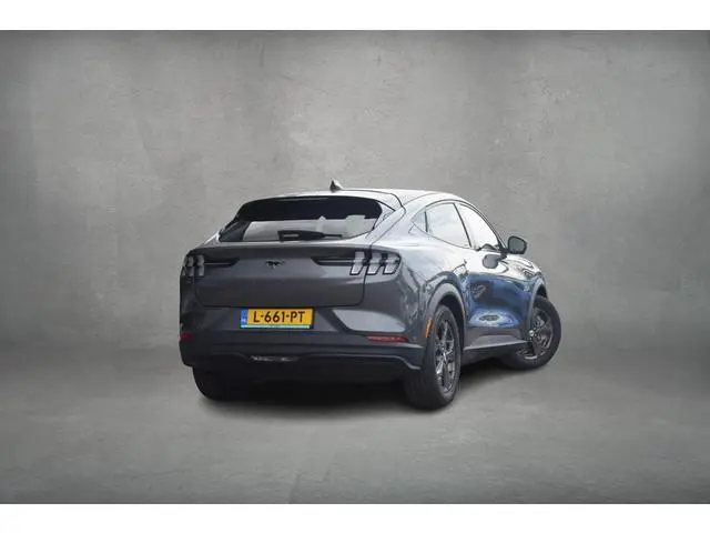 Ford Mustang Mach-E RWD 75 kWh | SOH: 92,6% | Pano | B&O | Leer | Memory | Stuur- en Stoelverwarming