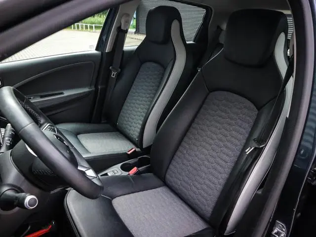 Renault ZOE R135 Intens 52 kWh | Clima | Navi | Cruise | Pdc voor/achter | Camera | Led | Lichtmetaa...