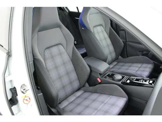 Volkswagen Golf 1.5 272pk eHybrid GTE Black Style Trekhaak 360Camera Head-Up Panoramadak Keyless Sto...