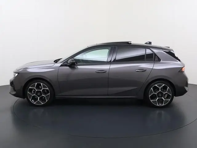 Opel Astra 1.2 Turbo Hybrid Ultimate | Panoramadak | Parkeer camera
