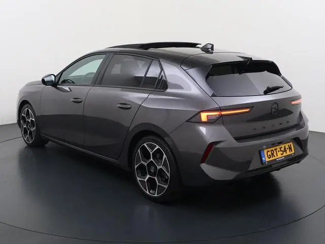 Opel Astra 1.2 Turbo Hybrid Ultimate | Panoramadak | Parkeer camera