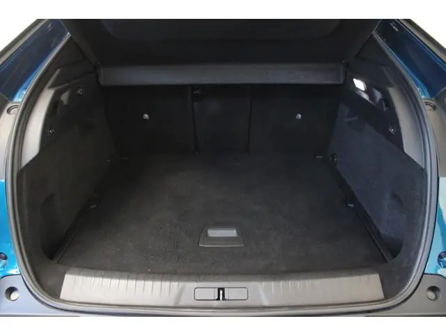 Peugeot e-3008