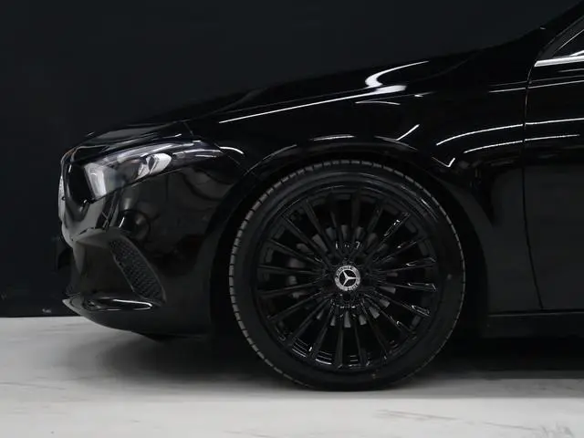 Mercedes-Benz A-klasse 180 Business Solution AMG [SCHUIFDAK, CAMERA, BLUETOOTH, STOELVERWARMING, SCH...