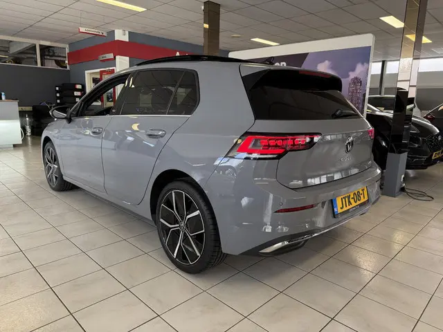 Volkswagen Golf 1.5 eTSI DSG 151PK *HEAD-UP*PANO*50 EDI*NAVI*APP*