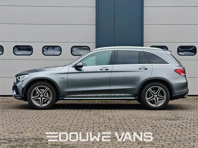 Mercedes-Benz GLC 300e 4MATIC Panorama Burmester 360 Camera