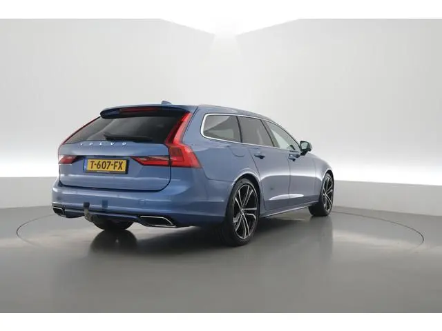 Volvo V90 2.0 T8 AWD R-Design | Pano | Elek. Trekhaak | Memory seats | SOH 77% | Pilot Assist | 20''...