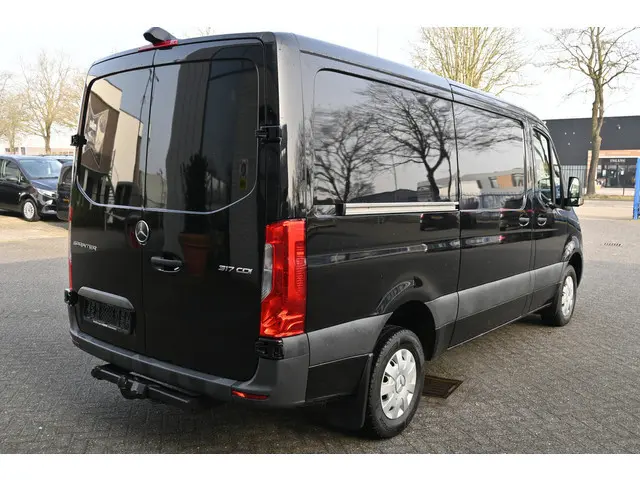 Mercedes-Benz Sprinter 317 CDI L2H1 Geveerde stoel, MBUX met Camera, Apple Carplay/Android Auto