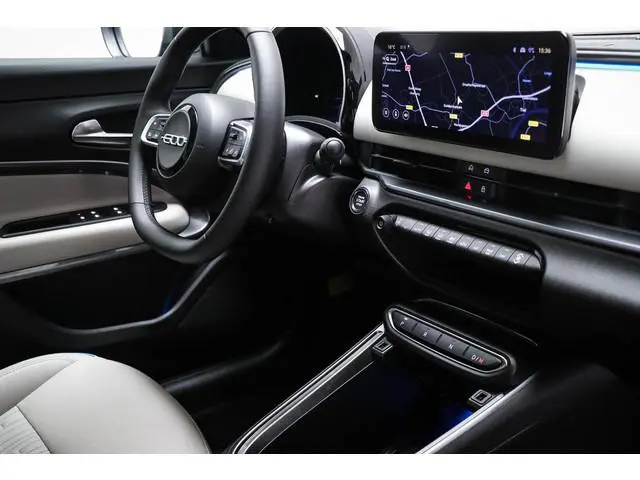 Fiat 600 1.2 Hybrid La Prima | STOELVERWARMING | SFEERVERLICHTING | DAB | APPLE | CAMERA | 18"
