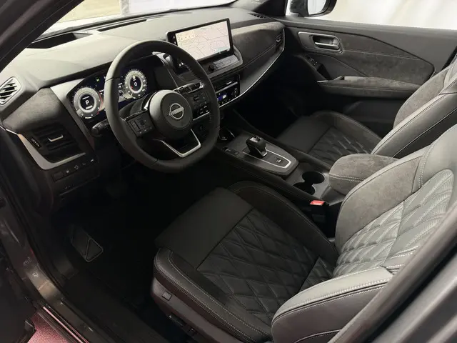 Nissan Qashqai 1.3 MHEV 160PK TEKNA PLUS BOSE  20''LMV  LEER ALCANTARA PANO MASSAGE BOSE STOEL/STUUR...