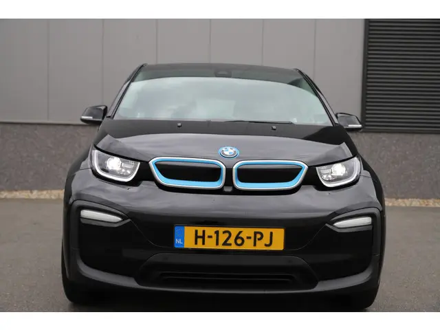 BMW i3 Executive 120Ah 42 kWh/Adaptive/Sunroof/Carplay/W-pomp/3-Fase/20"