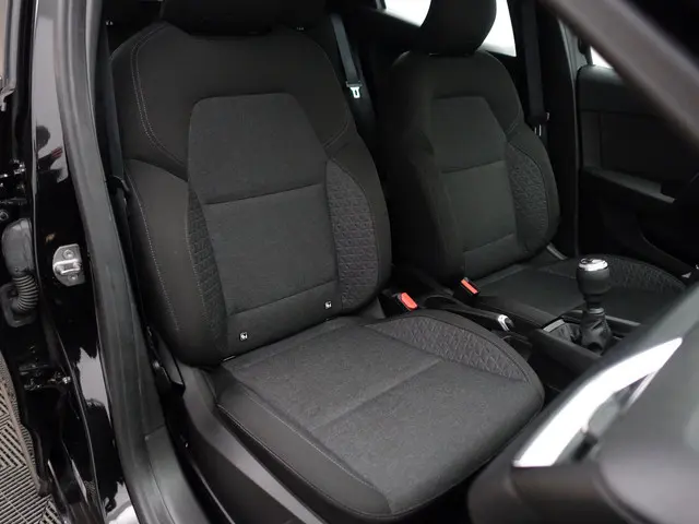 Renault Clio 1.0 TCe 90 Equilibre- Carplay, Android Auto, Xenon Led, Lane Assist, Navigatie, Comfort...