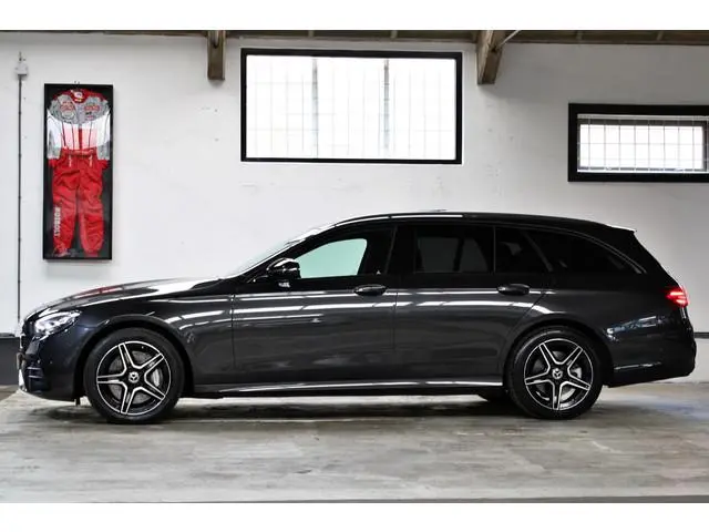 Mercedes-Benz E-klasse Estate 300 e AMG Line | Panoramadak | SOH 98% | Trekhaak | Leder | LED