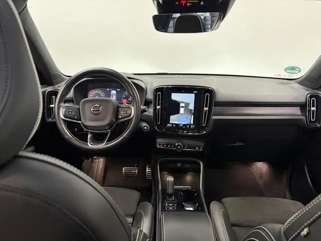 Volvo XC40 T3 163pk AUT8 R-Design/ Trekhaak 1600kg/ Pano dak/ 360 Camera/ Stoel &Stuurver./ Harman K...