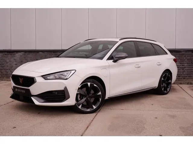 CUPRA Leon Sportstourer 1.4 e-Hybrid Black Edition | Panorama | Carplay | Camera | Virtual | LED | 