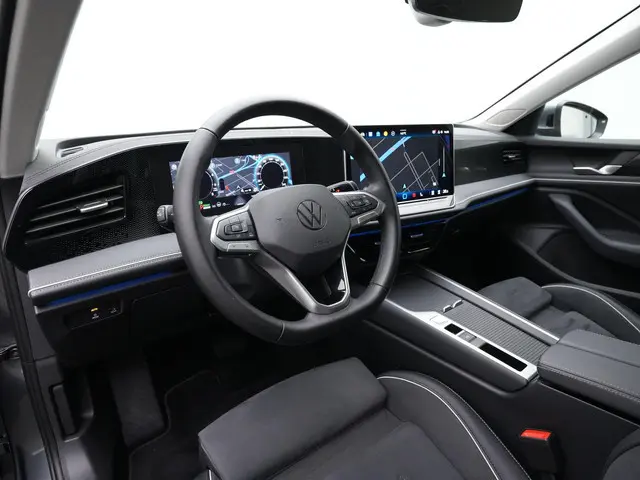 Volkswagen Passat Variant 1.5 eHybrid 204 pk Business | Trekhaak | Head-up display | Stuur-/stoelver...