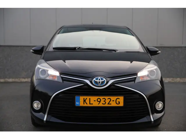 Toyota Yaris 1.5 Hybrid 5drs Automaat/Cruise/Navigatie/Camera/LED