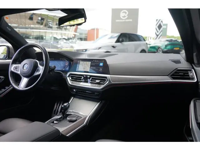 BMW 3-serie 318i Executive Edition | Head-up display |