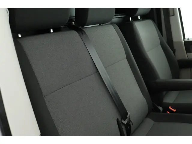 Volkswagen Transporter 2.0 TDI 150pk L2H1 Trendline Trekhaak Airco Bluetooth Bijrijdersbank