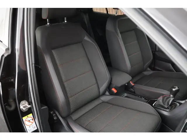 Volkswagen T-Roc 1.5 TSI 150pk R-Line Sport Camera Navigatie