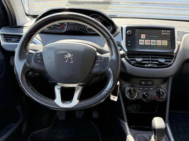 Peugeot 2008 1.2 PureTech Blue Lion 2e Eigenaar|Navi|Pano|Carplay|D-riem vv in 2024|Trekhaak|Airco|C...
