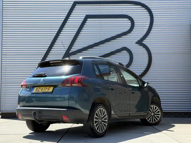 Peugeot 2008 1.2 PureTech Blue Lion 2e Eigenaar|Navi|Pano|Carplay|D-riem vv in 2024|Trekhaak|Airco|C...
