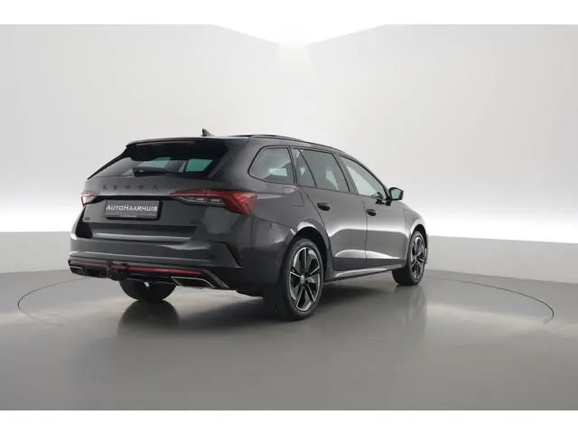 ŠKODA Octavia Combi 1.4 TSI RS iV PHEV Business | Pano | HUD | Adapt. Cruise | Elek. Trekhaak | Keyl...