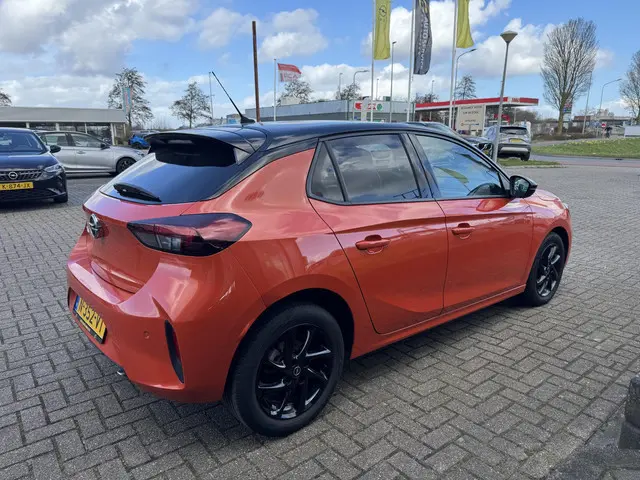 Opel Corsa 1.2 GS Line Incl. BOVAG en beurt | 1e eigenaar | NL auto | LED | Carplay | LMV | Sportsto...