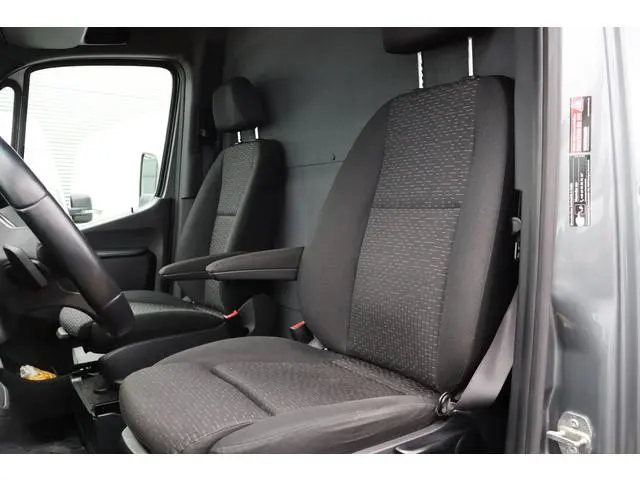 Mercedes-Benz Sprinter  317 CDI L2 H2 Automaat Navigatie Led